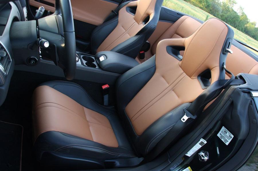  Jaguar XKR-S Convertible 2012 года  (фото 5 из 45)